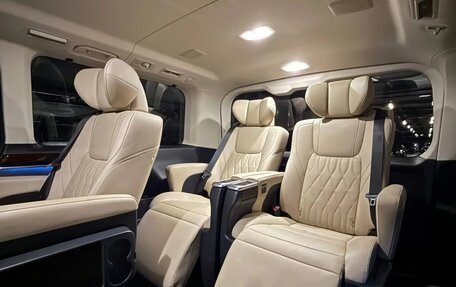 Toyota Granvia, 2019 год, 6 500 000 рублей, 9 фотография