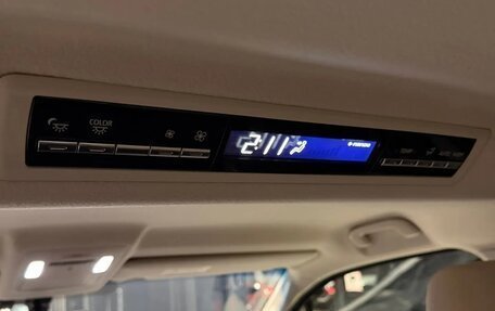 Toyota Granvia, 2019 год, 6 500 000 рублей, 7 фотография