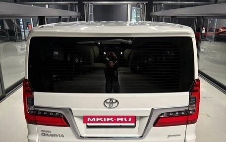 Toyota Granvia, 2019 год, 6 500 000 рублей, 2 фотография