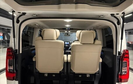 Toyota Granvia, 2019 год, 6 500 000 рублей, 12 фотография