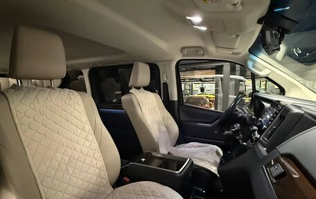 Toyota Granvia, 2019 год, 6 500 000 рублей, 26 фотография