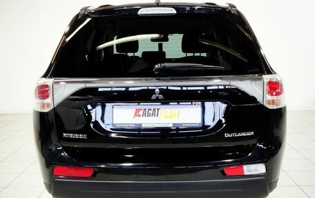 Mitsubishi Outlander III рестайлинг 3, 2013 год, 1 370 000 рублей, 5 фотография