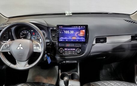 Mitsubishi Outlander III рестайлинг 3, 2013 год, 1 370 000 рублей, 10 фотография