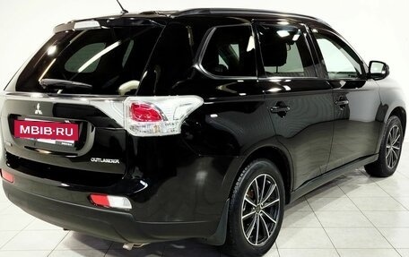 Mitsubishi Outlander III рестайлинг 3, 2013 год, 1 370 000 рублей, 4 фотография