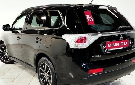 Mitsubishi Outlander III рестайлинг 3, 2013 год, 1 370 000 рублей, 6 фотография