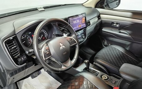 Mitsubishi Outlander III рестайлинг 3, 2013 год, 1 370 000 рублей, 15 фотография