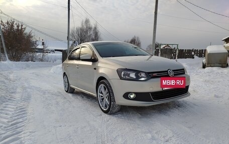 Volkswagen Polo VI (EU Market), 2012 год, 675 000 рублей, 2 фотография