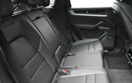 Porsche Cayenne III, 2024 год, 14 250 000 рублей, 15 фотография