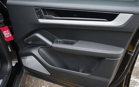 Porsche Cayenne III, 2024 год, 14 250 000 рублей, 27 фотография