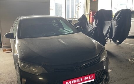 Toyota Camry, 2017 год, 2 250 000 рублей, 8 фотография