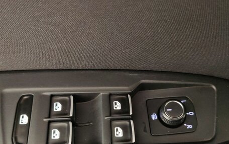 Volkswagen Tiguan II, 2017 год, 1 900 000 рублей, 12 фотография