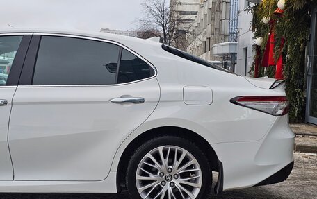 Toyota Camry, 2021 год, 2 990 000 рублей, 6 фотография