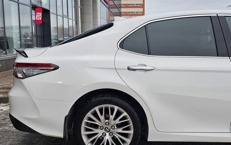 Toyota Camry, 2021 год, 2 990 000 рублей, 8 фотография