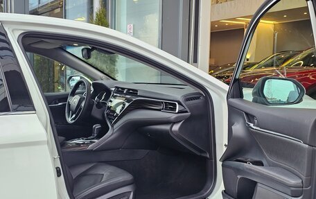 Toyota Camry, 2021 год, 2 990 000 рублей, 33 фотография