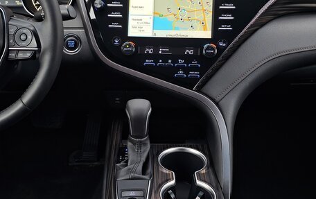 Toyota Camry, 2021 год, 2 990 000 рублей, 40 фотография