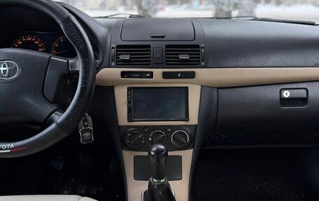 Toyota Avensis III рестайлинг, 2006 год, 530 000 рублей, 11 фотография