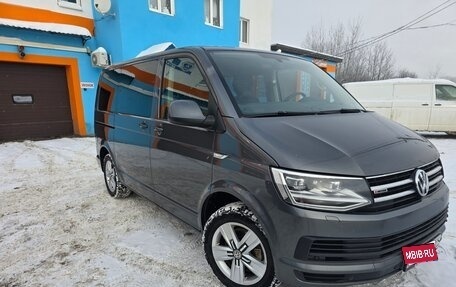 Volkswagen Caravelle T6 рестайлинг, 2016 год, 3 700 000 рублей, 1 фотография