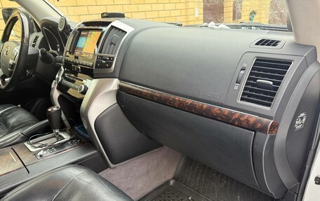 Toyota Land Cruiser 200, 2013 год, 3 880 000 рублей, 9 фотография