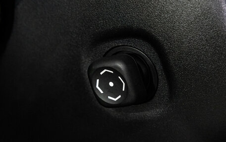 Toyota Land Cruiser Prado 150 рестайлинг 2, 2021 год, 6 699 000 рублей, 20 фотография