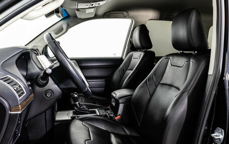 Toyota Land Cruiser Prado 150 рестайлинг 2, 2021 год, 6 699 000 рублей, 22 фотография