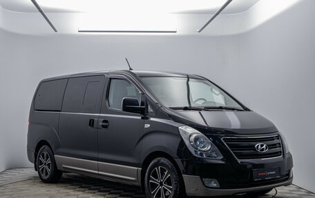 Hyundai H-1 II рестайлинг, 2015 год, 1 820 000 рублей, 3 фотография