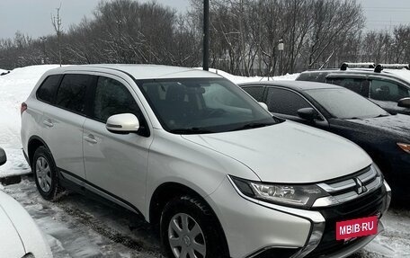 Mitsubishi Outlander III рестайлинг 3, 2015 год, 1 500 000 рублей, 11 фотография