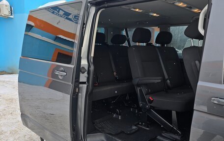 Volkswagen Caravelle T6 рестайлинг, 2016 год, 3 700 000 рублей, 6 фотография