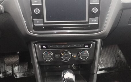 Volkswagen Tiguan II, 2017 год, 2 100 000 рублей, 11 фотография