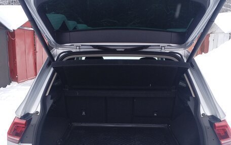 Volkswagen Tiguan II, 2017 год, 2 100 000 рублей, 19 фотография