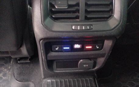 Volkswagen Tiguan II, 2017 год, 2 100 000 рублей, 18 фотография