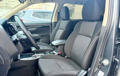 Mitsubishi Outlander III рестайлинг 3, 2018 год, 2 349 000 рублей, 10 фотография