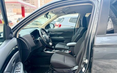 Mitsubishi Outlander III рестайлинг 3, 2018 год, 2 349 000 рублей, 11 фотография