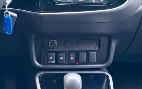 Mitsubishi Outlander III рестайлинг 3, 2018 год, 2 349 000 рублей, 18 фотография