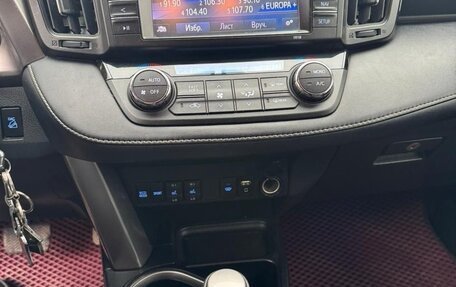 Toyota RAV4, 2017 год, 2 470 000 рублей, 14 фотография