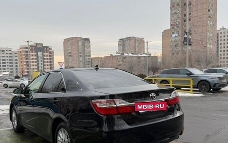 Toyota Camry, 2017 год, 1 900 000 рублей, 2 фотография