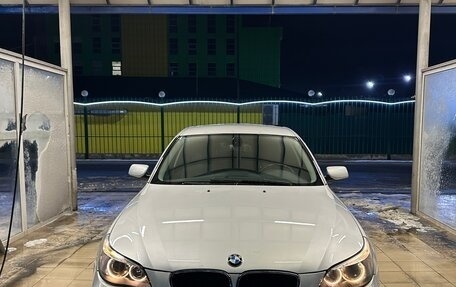 BMW 5 серия, 2004 год, 600 000 рублей, 2 фотография