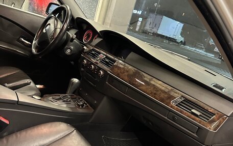 BMW 5 серия, 2004 год, 600 000 рублей, 9 фотография