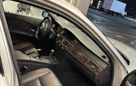 BMW 5 серия, 2004 год, 600 000 рублей, 10 фотография