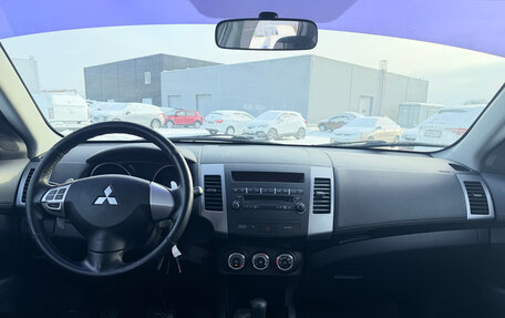 Mitsubishi Outlander III рестайлинг 3, 2010 год, 1 242 000 рублей, 8 фотография