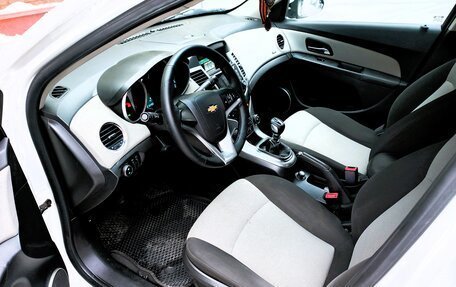 Chevrolet Cruze II, 2012 год, 700 000 рублей, 6 фотография