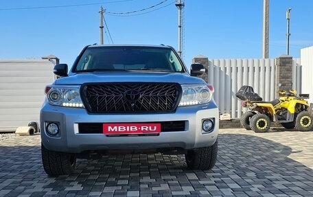 Toyota Land Cruiser 200, 2012 год, 3 300 000 рублей, 1 фотография