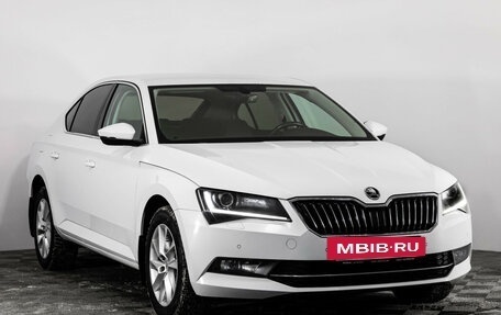 Skoda Superb III рестайлинг, 2019 год, 2 399 000 рублей, 3 фотография