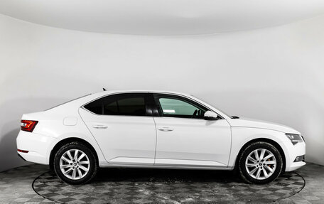 Skoda Superb III рестайлинг, 2019 год, 2 399 000 рублей, 4 фотография