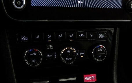 Skoda Superb III рестайлинг, 2019 год, 2 399 000 рублей, 15 фотография