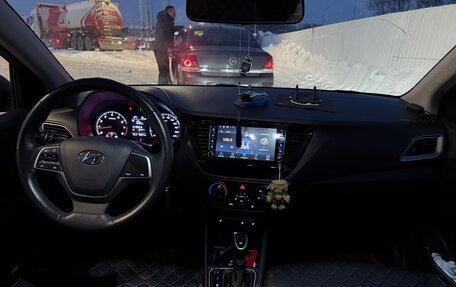 Hyundai Solaris II рестайлинг, 2021 год, 1 750 000 рублей, 4 фотография