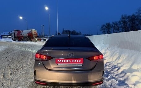 Hyundai Solaris II рестайлинг, 2021 год, 1 750 000 рублей, 2 фотография