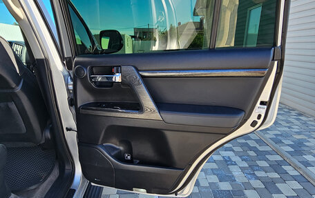 Toyota Land Cruiser 200, 2012 год, 3 300 000 рублей, 17 фотография