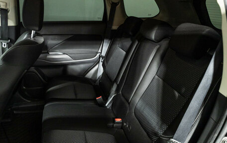 Mitsubishi Outlander III рестайлинг 3, 2019 год, 2 049 777 рублей, 10 фотография