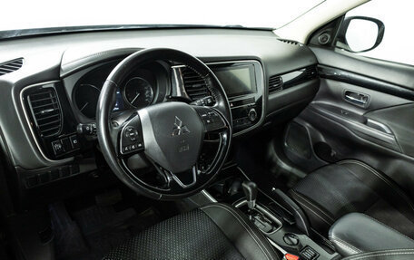 Mitsubishi Outlander III рестайлинг 3, 2019 год, 2 049 777 рублей, 11 фотография