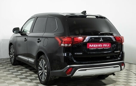 Mitsubishi Outlander III рестайлинг 3, 2019 год, 2 049 777 рублей, 7 фотография